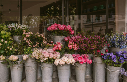 The Artistry of Offering Bouquets: The Comprehensive Guide to Gifting Flowers for Various Occasions | Gulbaan