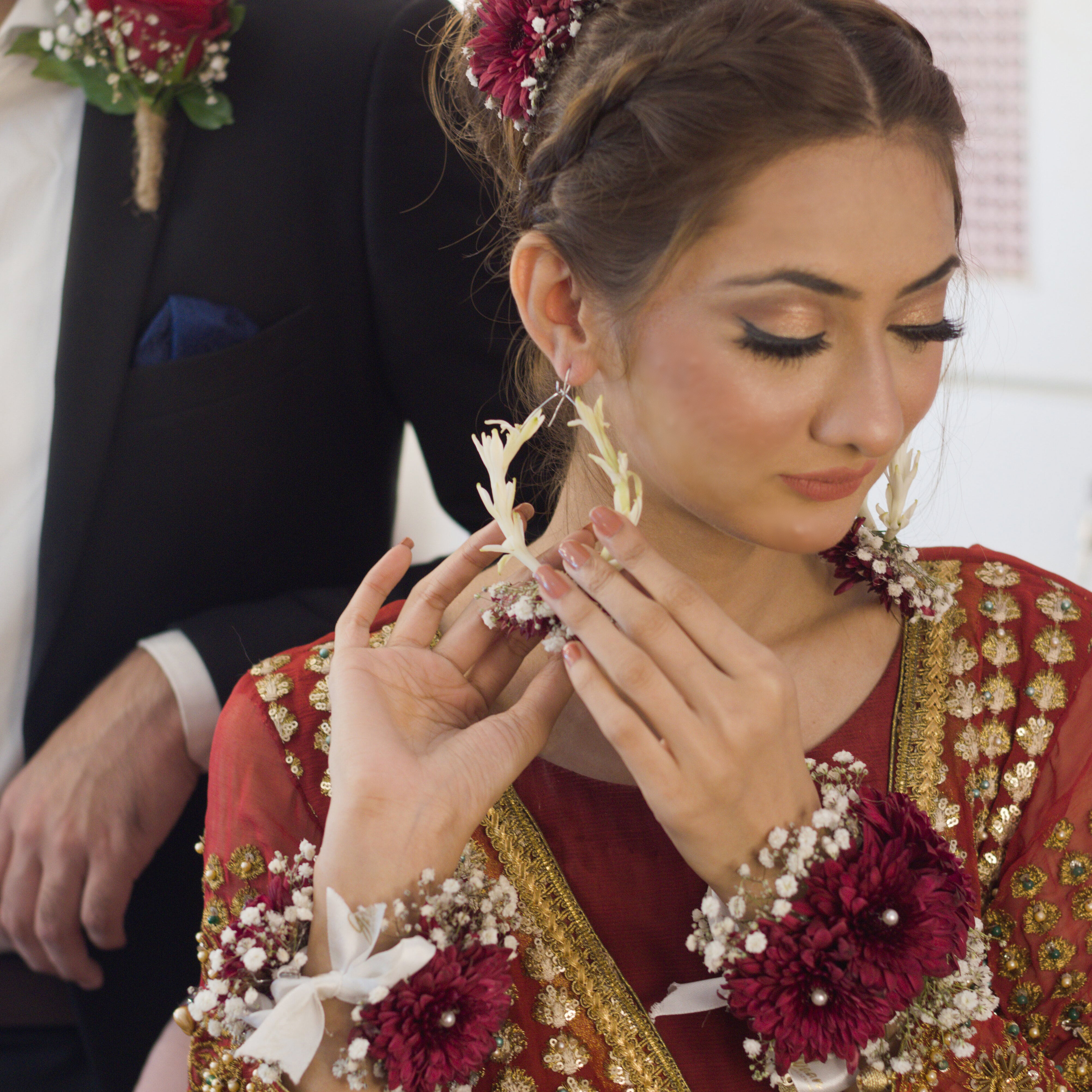 Bridal mehndi flower on sale jewellery